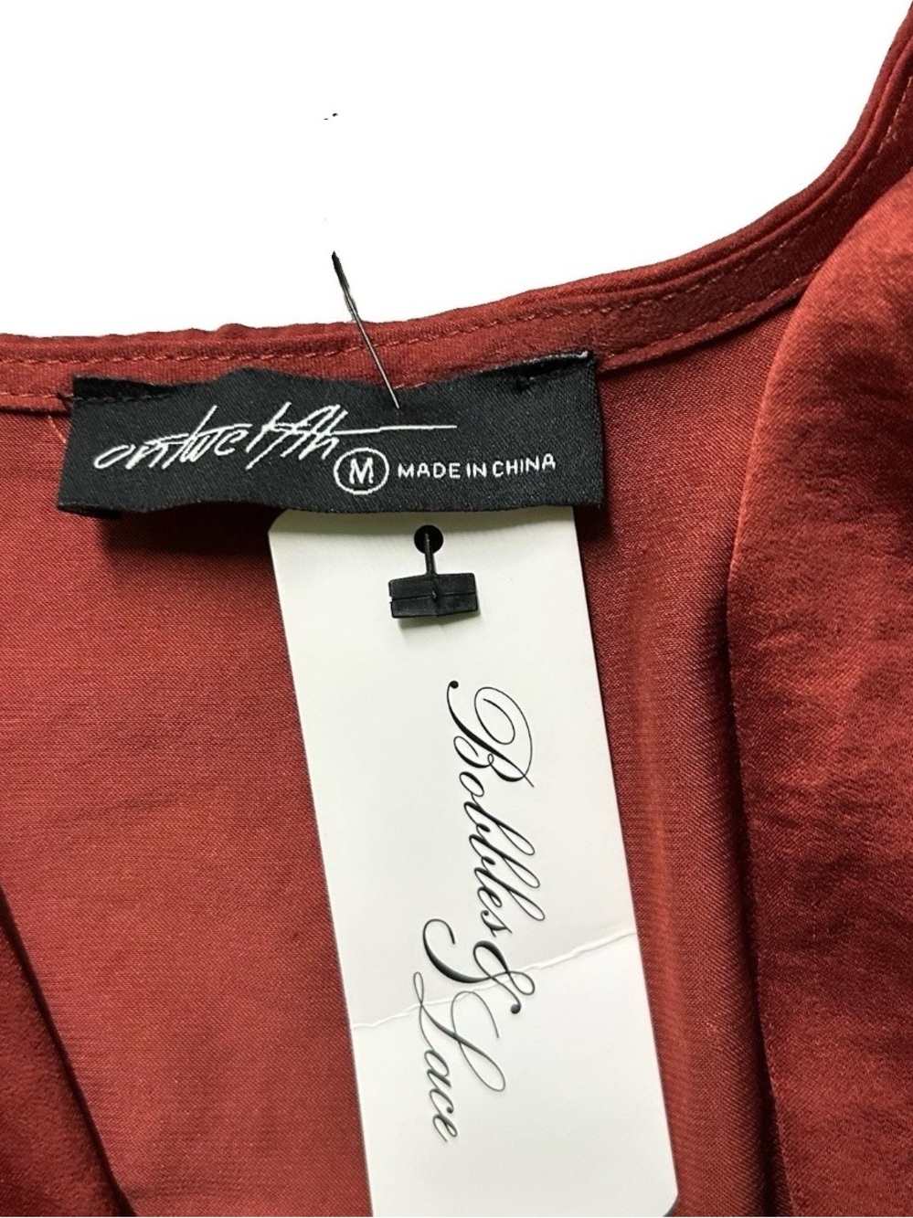 NWT Women’s On Twelfth Burgundy Blouse Size Medium - Picture 3 of 3
